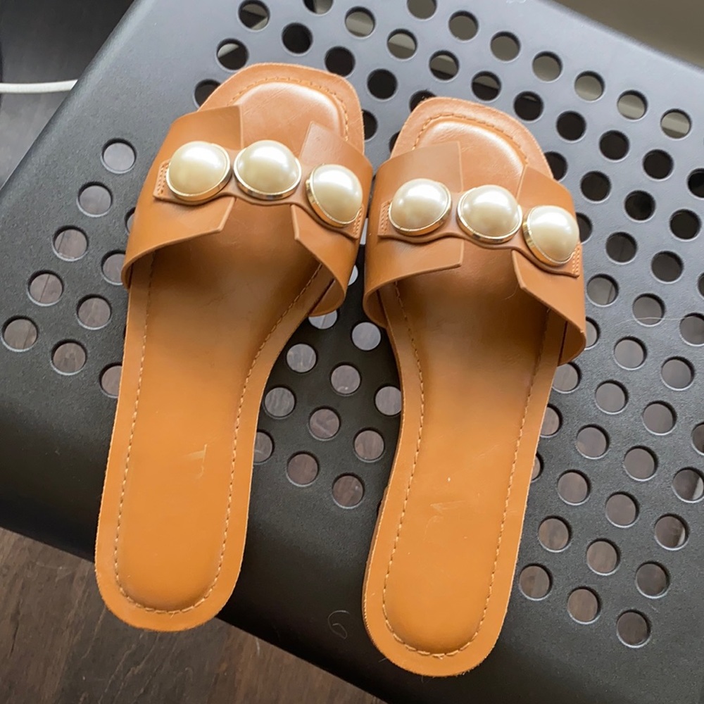 slippers